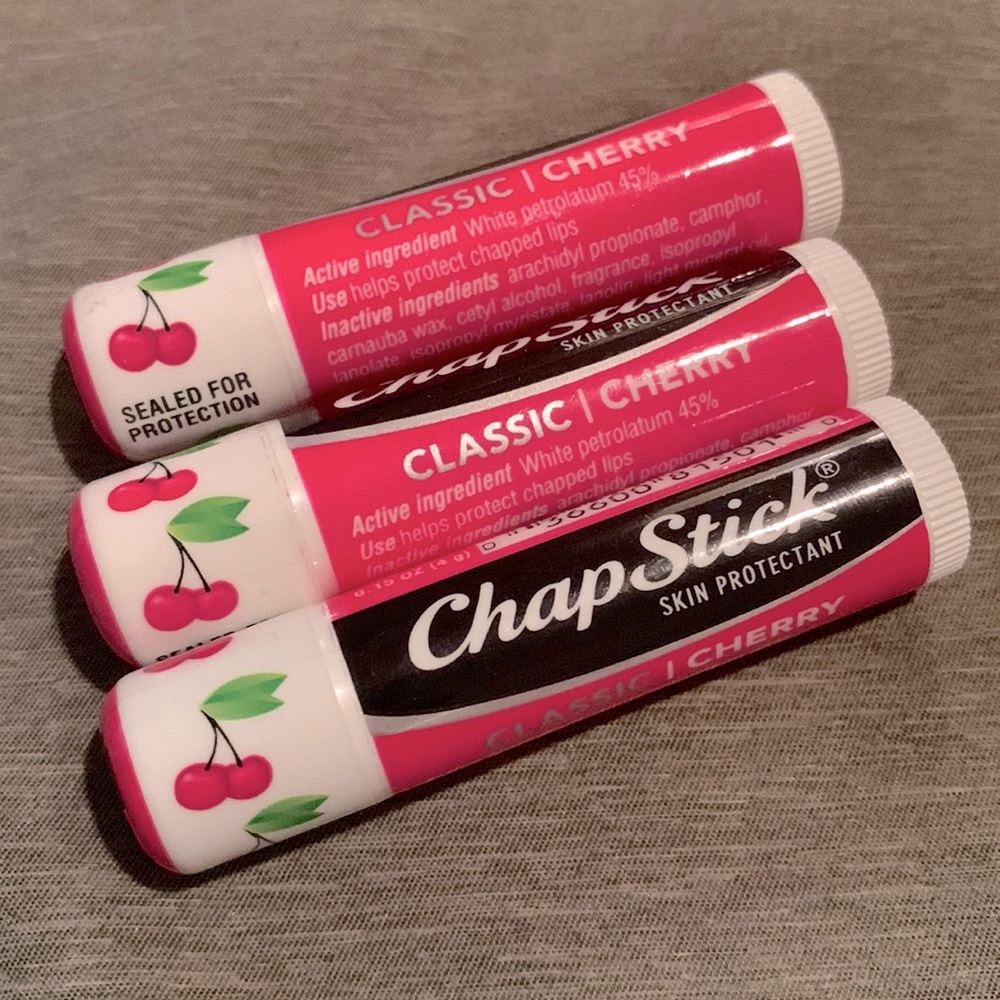 3x ChapStick "Classic cherry" Moisturizing Lip Balm NET WT 0.15 OZ